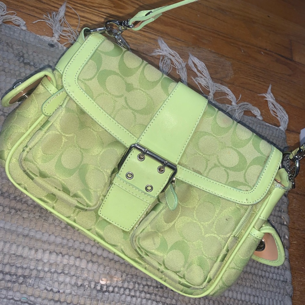 🐍💚🦋SOLD🐍💚🦋 Vintage 80s Green coach short strap bag 💚🐍